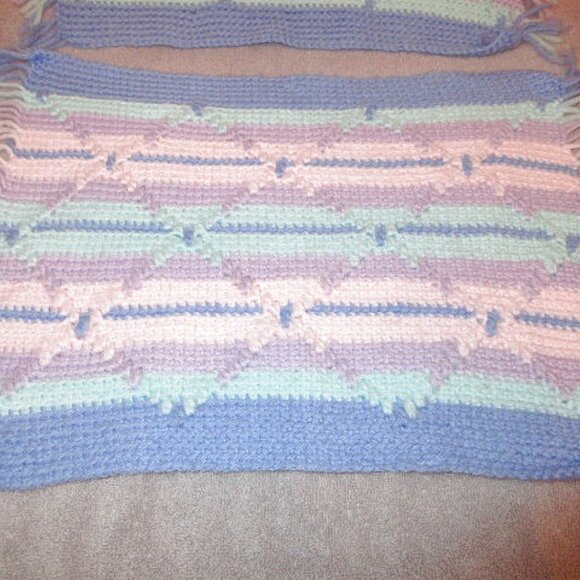 Vintage Hand Crochet 3D Knit Placemats Set Of 2 Table Topper Pastel Boho Hippie - Picture 3 of 7